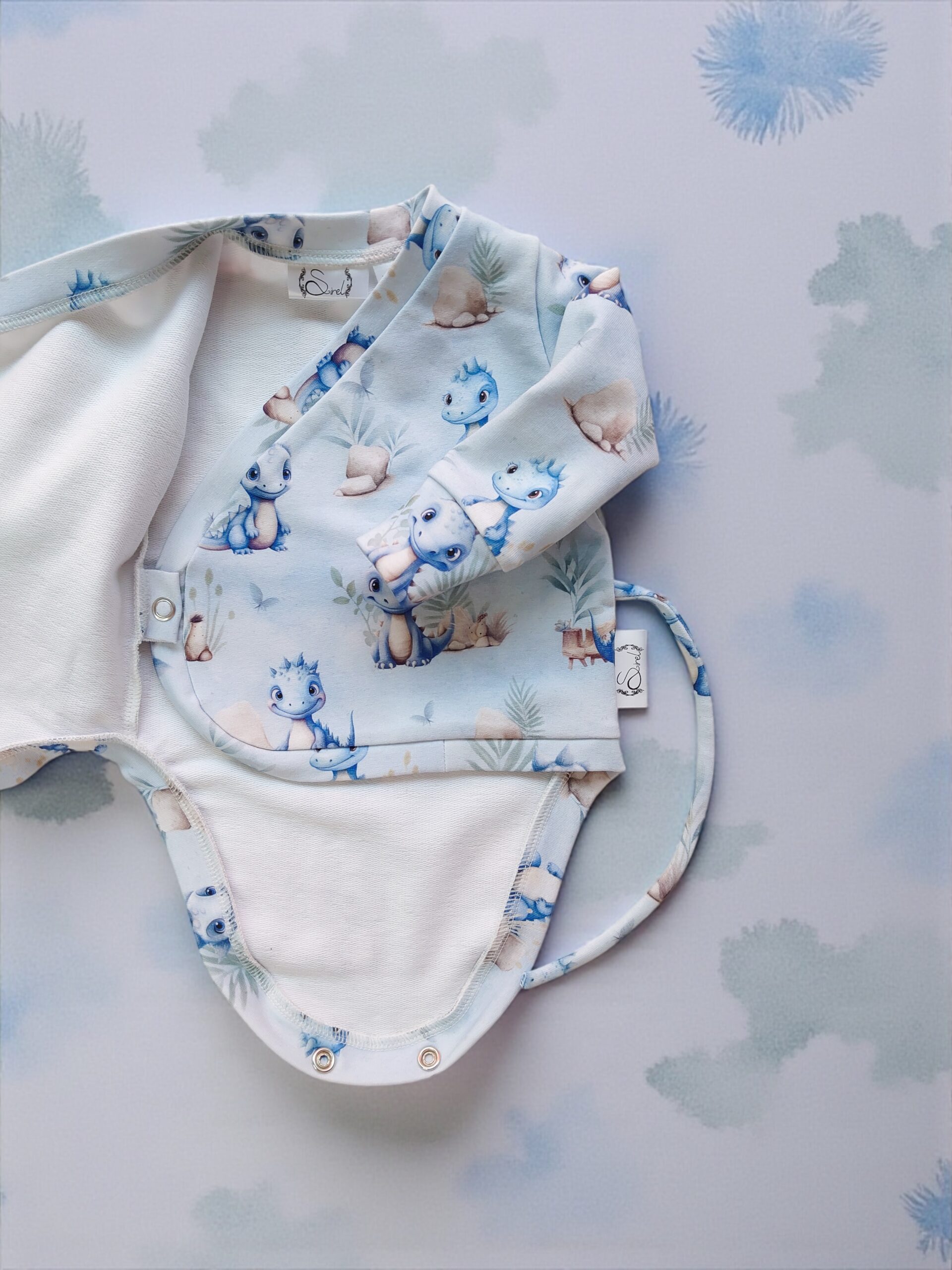 helesinine ja hall beebikomplekt haiglast kojutulekuks, beebipoisi sünni puhul katsikukingitus, kinkekomplekt beebile, poisile, vastsündinule, kösitööriided,meriinovillased papud, talvemüts, tuukrimüts, hõlmikbodi